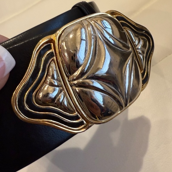 Judith Leiber black leather belt with gold/silver details - Picture 10 of 12